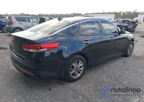 2018 Kia Optima Lx z USA, uszkodzony, nr VIN 5XXGT4L34JG183485